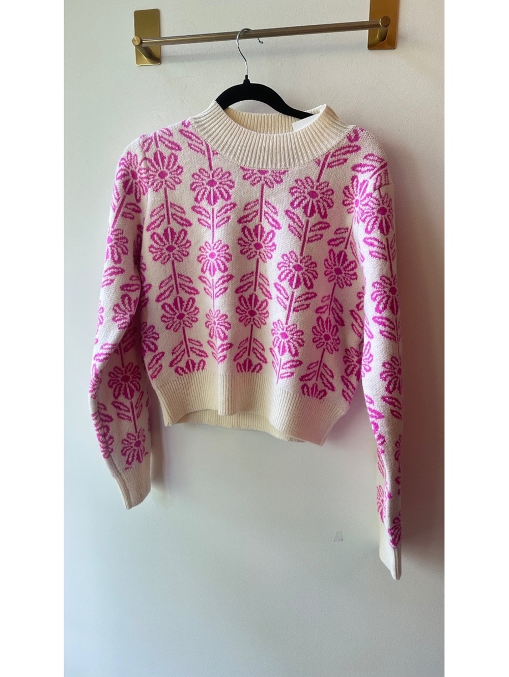 &Merci Pink Floral Mock Neck Sweater, 20” Pit to Pit Size S | 400